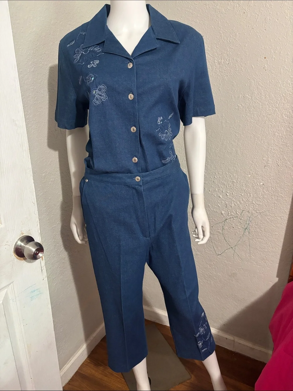 Alfred Dunner Blue Embroidered Short-Sleeve Capri Set